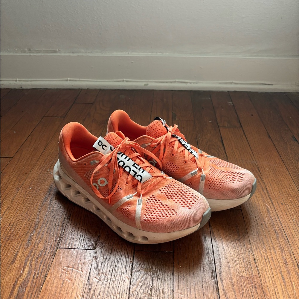 On Cloud cloudsurfer running shoes